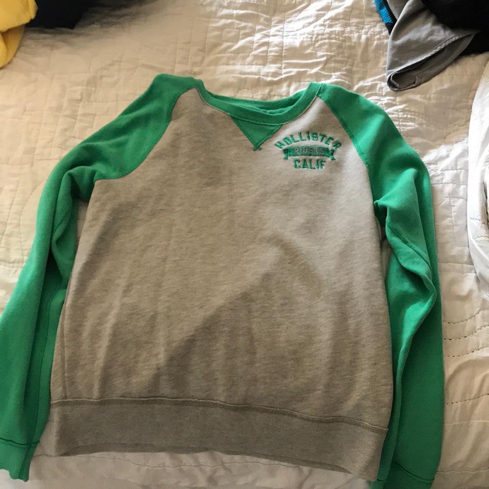 Hollister sweater